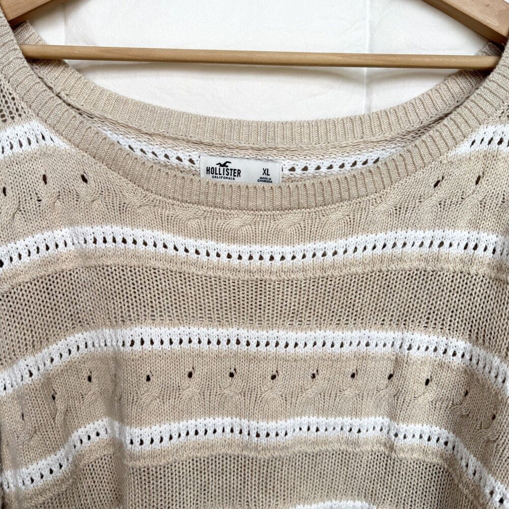 Hollister cropped oversized knit beige white sweater size XL